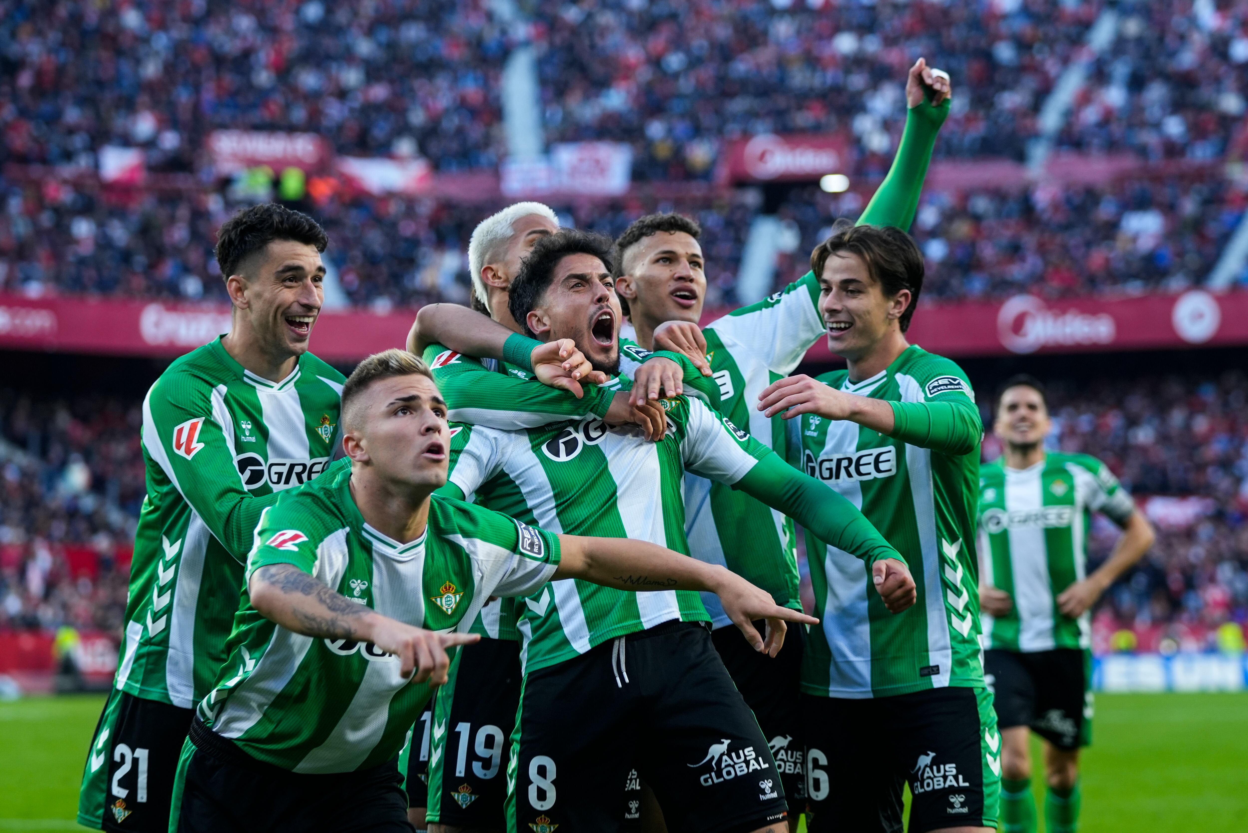 Fornals cambia el rumbo del derbi