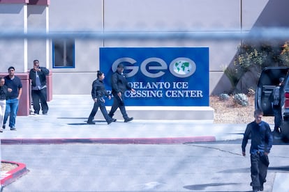 Vista de la entrada del centro de detencón Adelanto, en California, el 27 de mayo.