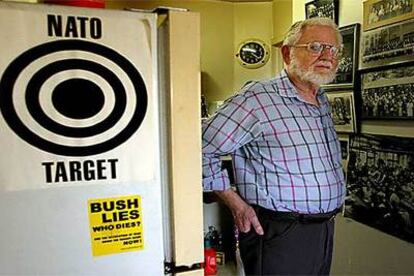 William Blum, autor del libro <i>Estado sin control</i>, recomendado por Osama Bin Laden.