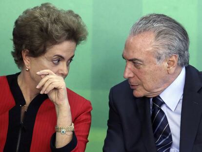 Dilma Rousseff y su actual enemigo pol&iacute;tico, el vicepresidente Michel Temer.
