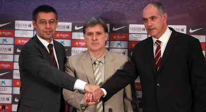 Zubizarreta, con Bartomeu el día de la presentación del Tata Martino.