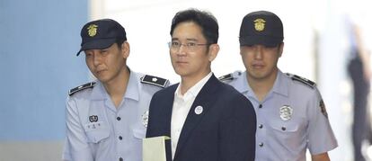 El heredero del grupo Samsung, Lee Jae-yong, llega al Tribunal del Distrito Central de Seúl (Corea del Sur).