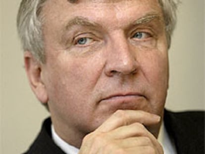 Gert Schulte-Hillen, durante una comparecencia en marzo de 2002.