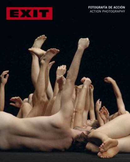 Portada de la revista 'Exit' dedicado a los fotógrafos de las 'performances'.