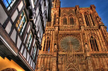 Vista de la catedral de Estrasbubrgo desde la Rue Mercière.