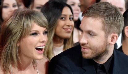 Taylor Swift y Calvin Harris en los premios Billboard de 2015. 