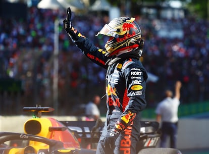 Max Verstappen después de imponerse en la sprint de Brasil.