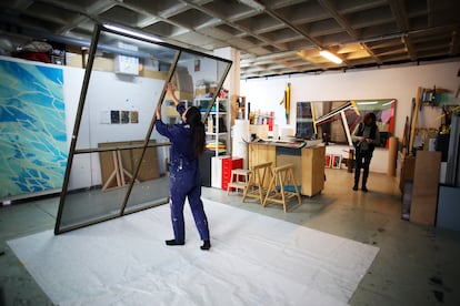 Nave Oporto, espacio donde trabajan y se concentran un grupo de artistas.