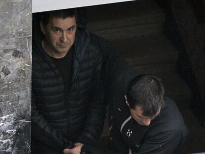 Otegi durante un permiso penitenciario en abril de 2014.