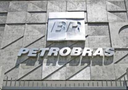 Petrobras anunció el pasado viernes su decisión de terminar en solitario la construcción de la refinería Abreu e Lima, debido al fracaso de las negociaciones con PDVSA para que la venezolana tuviera una participación en la unidad. EFE/Archivo