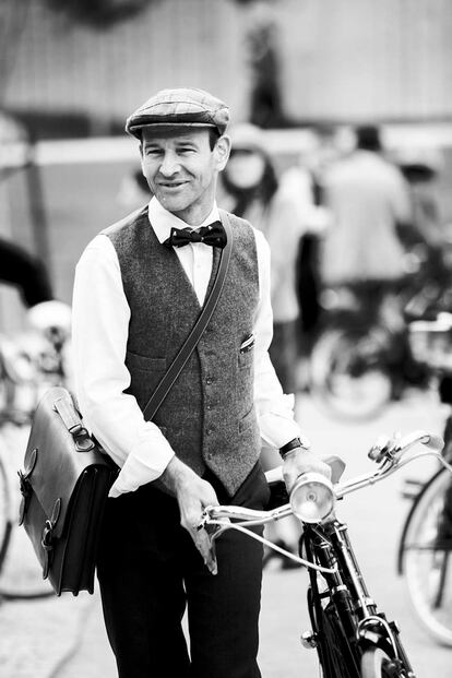 Tweed Ride Madrid un viaje en bici al S XX