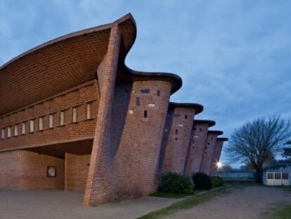 Parroquia de Atl&aacute;ntida (Uruguay), de Eladio Dieste. 