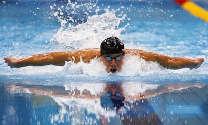 Michael Phelps durante la final de 100 metros mariposa en Londres