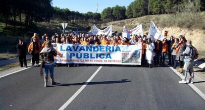 Trabajadores de la lavandería protestan en Mejorada del Campo