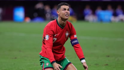 Cristiano Ronaldo tras fallar un penalti durante el partido de fútbol de octavos de final de la Eurocopa 2024 entre Portugal y Eslovenia