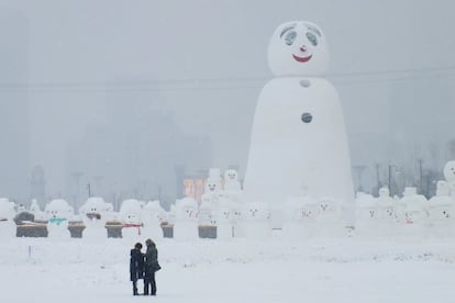 Un muñeco de nieve gigante en Harbin (China), el 8 de enero de 2018.