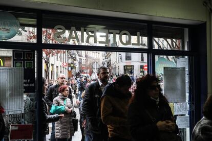 En 2017 el gasto por habitante de Castilla y León fue de 22,68 euros para El Niño. Este año, por primera vez, el sorteo se celebra en tierras castellanas. Será en en el Palacio de Exposiciones y Congresos Lienzo Norte de Ávila. Aunque lo normal es que se celebre en el Círculo de Bellas Artes de Madrid, este año se ha elegido la ciudad abulense con motivo del Año Jubilar Teresiano.