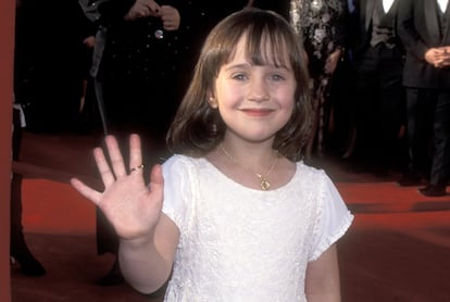 Mara Wilson en la alfombra roja de los Oscar en 1995. 