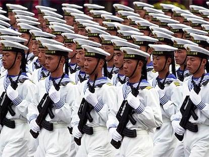 Soldados chinos en un desfile en Pekín.