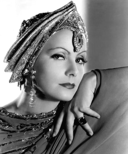 Uno de los retratos icónicos de Greta Garbo: caracterizada para 'Mata Hari'.