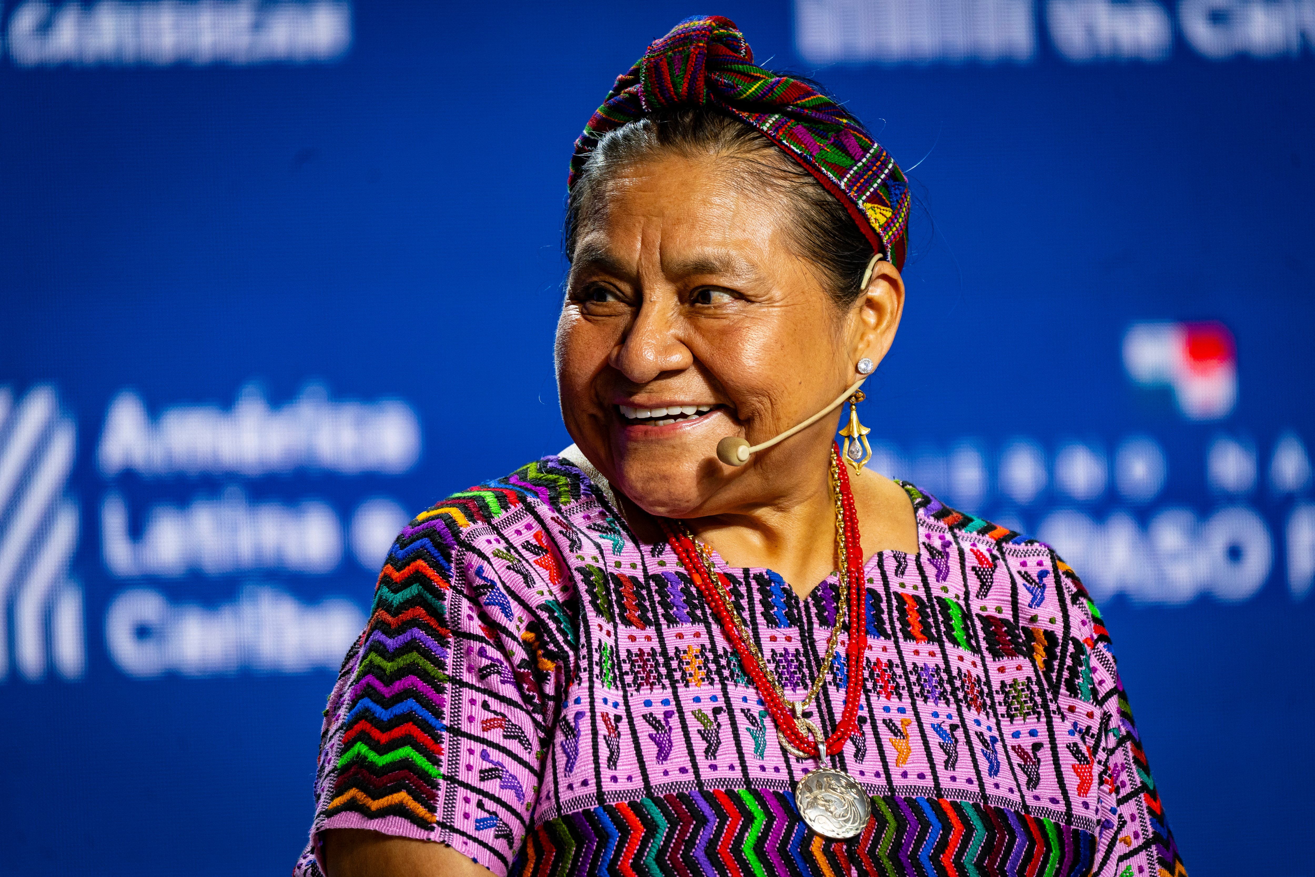 Rigoberta Menchú, Premio Nobel de Paz, durante el evento.