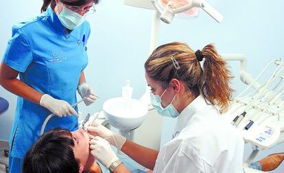 Un paciente tratado en una clínica odontológica.