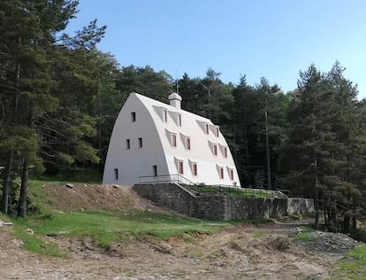 Xalet de Catllaràs, obra poc coneguda d'Antoni Gaudí, a La Pobla de Lillet.