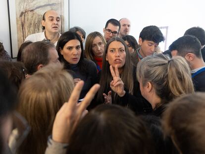 La portavoz de Junts en el Congreso, Miriam Nogueras, a la salida de la comisión de Justicia del Congreso.