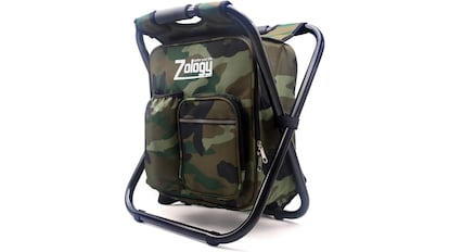 Esta es la mochila-taburete perfecta para ir a acampar