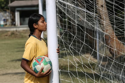 Jugar fútbol para romper con estereotipos de género en la India