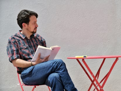 Primera foto del exlíder de Podemos, Pablo Iglesias, con el pelo corto, en mayo de 2021.