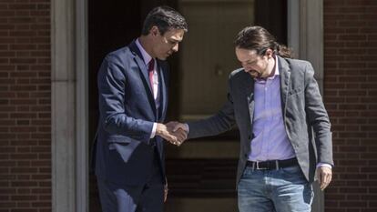Pedro Sánchez y Pablo Iglesias en el palacio de La Moncloa.