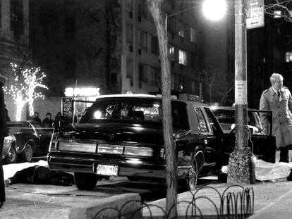 Asesinato de Paul Castellano (sobre la acera) en el restaurante Sparks en Nueva York en 1992.