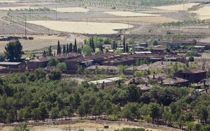 Vistas del poblado minero construido por la Compañía Andaluza de Minas a partir 1950. Los planos más antiguos del poblado están datados en 1956.