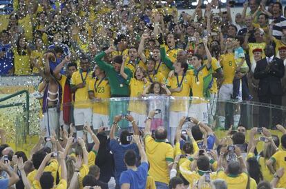 Jogadores comemoram o título na Copa das Confederações 2013.