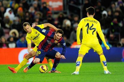 Cheryshev presiona a Messi durante un partido de Liga de la temporada pasada.