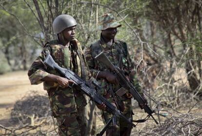 Soldados kenianos en la frontera de Somalia.