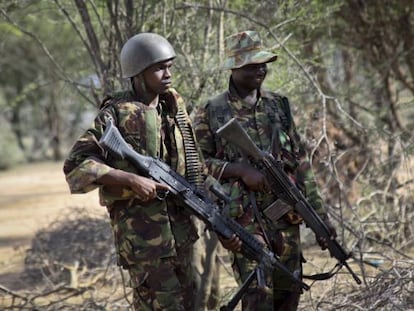 Soldados kenianos en la frontera de Somalia.