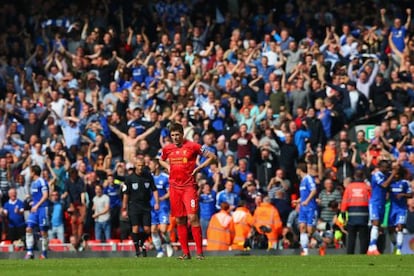 Gerrard lamenta sua falha no gol do Chelsea