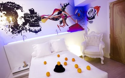 Una de las habitaciones temáticas del hotel DormirDcine, en Madrid.