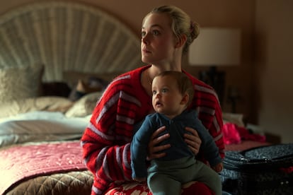 Elle Fanning interpreta a una joven madre soltera en 'Margo tiene problemas de dinero' (Apple TV).