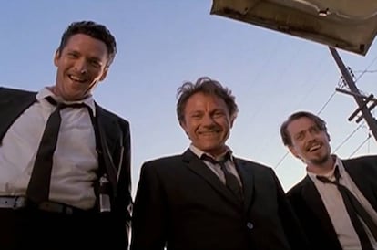 De izquierda a derecha, los actores Michael Madsen, Harvey Keitel y Steve Buscemi en 'Reservoir dogs'. El primero de ellos protagonizó la famosa escena de la oreja.