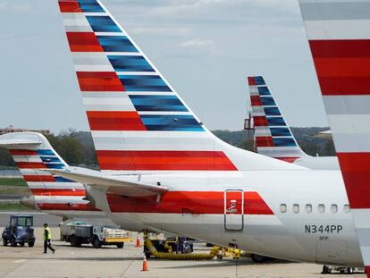 Aviones de American Airlines en el aeropuerto nacional Ronald Reagan National de Washington (EE UU), en abril de 2020.