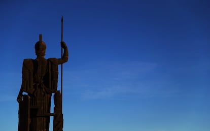 Otro punto de vista de Minerva, sobre el Círculo de Bellas Artes.