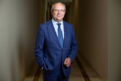 Juan Alfonso Ruiz Molina, consejero de Hacienda de Castilla-La Mancha, en las oficinas de la consejería (Toledo).