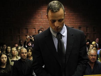 Pistorius durante julgamento pelo assassinato de sua mulher.