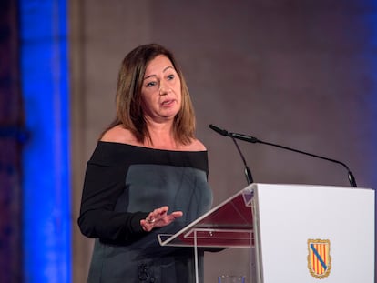 La presidenta del Govern balear, Francina Armengol, durante su discurso en la ceremonia de entrega de Premios Ramón Llull y Medalla de Oro de les Illes Balears, el pasado febrero.