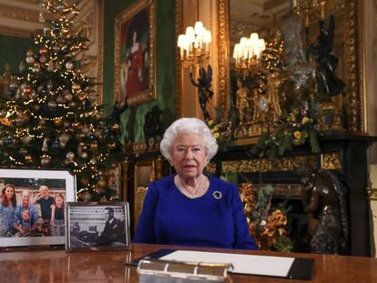 A rainha Elizabeth II, em sua mensagem de Natal no Castelo de Windsor, em dezembro de 2019.