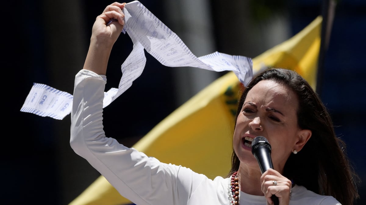 March in Caracas: Venezuelan opposition keeps its spirits up on the streets in the face of Chavista repression