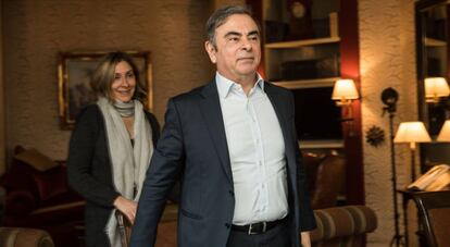 Carlos Ghosn y su esposa, Carole, durante una entrevista con EL PAIS en Beirut.